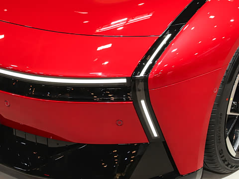 2025�� 750 ���� Max