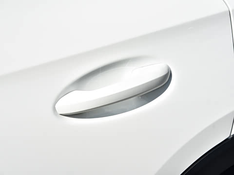 2026�� GLC 260 L 4MATIC �����