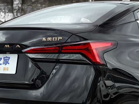 2025�� 2.0L SV �ڽ��