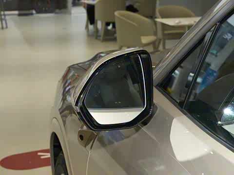 2025�� Ultra ������