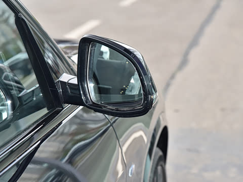 2026�� �Ŀ� xDrive 40Li ������M�˶���ҹ��װ