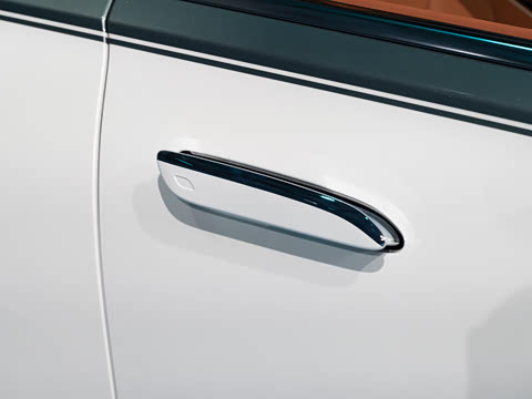 2027�� S 680 4MATIC