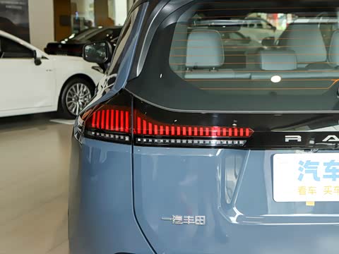 2026�� 2.0L ����������