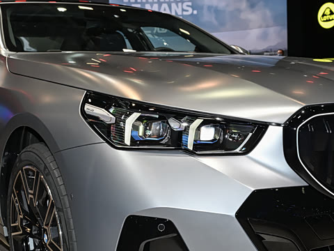 2026�� �Ŀ� xDrive 50L M�˶���װ