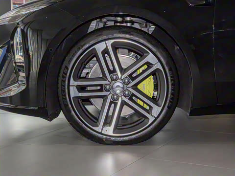 2025�� �ھ������ 75kWh Touring