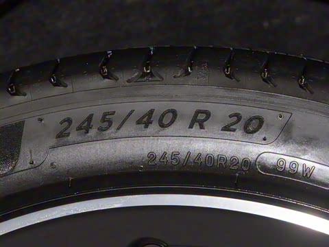 2025�� �ھ������ 75kWh Touring