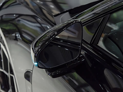 2025�� 820 Max