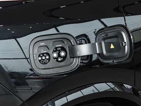 2025�� Pro ���ܻ��°�