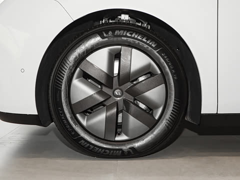 2025�� Ultra ���ܻ��°�