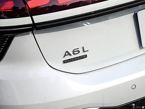 2026�� 2.0T quattro ������