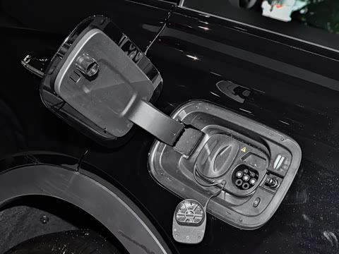 2025�� �Ŀ�  2.0T PHEV ����200��������� 6��