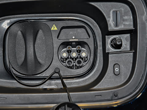 2025�� �Ŀ�  2.0T PHEV ����200��������� 6��