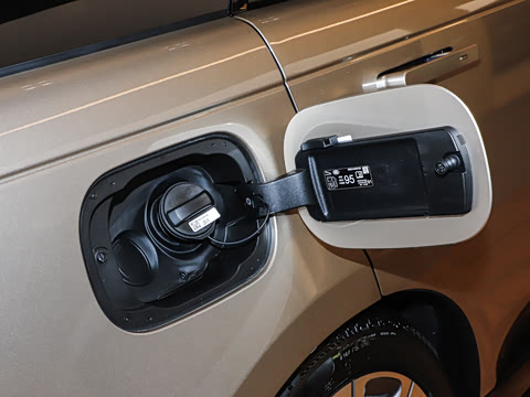 2026�� 3.0 L6 400PS AB�����