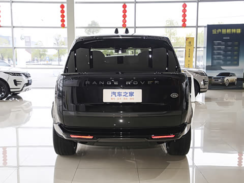 2026�� 3.0 L6 400PS SE�����