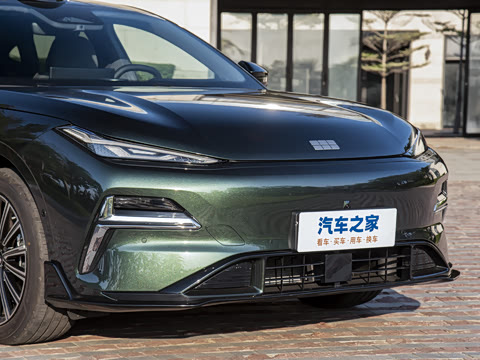 2026�� 225km EM-P Զ�����ǺӰ�+ҫҹ��װ