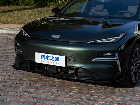 2026�� 225km EM-P Զ�����ǺӰ�+ҫҹ��װ