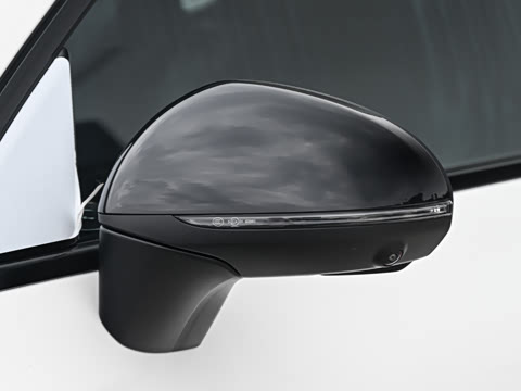 2026�� �Ŀ� GLC 300 4MATIC ����SUV