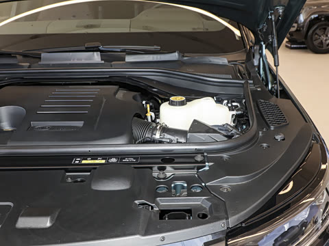 2025�� 400PS Dynamic SE