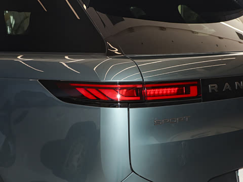 2025�� 400PS Dynamic SE