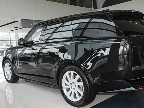 2025�� 3.0 L6 360PS ʢ����