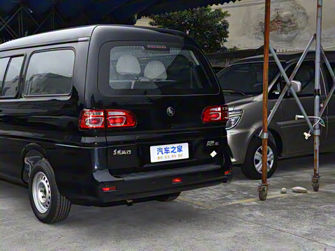 2025�� M5 1.6L ��׼��7��CNG