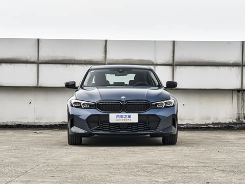 2026�� 330Li M�˶���ҹ��װ