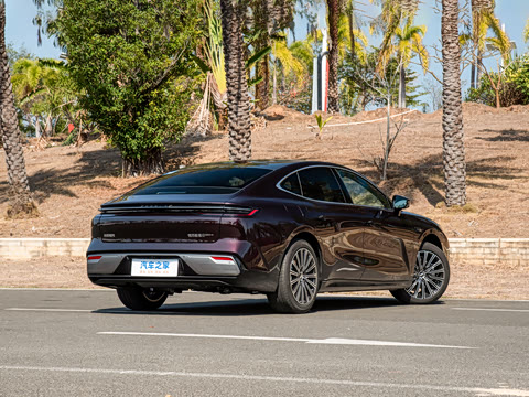 2026�� 225km EM-i Զ�����ǺӰ�