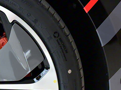 2025�� ��Ӱ��װ�޶��� 100kWh Touring