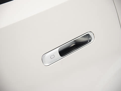 2026�� ���� 585kW ����������