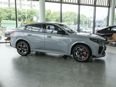 2026�� M35i