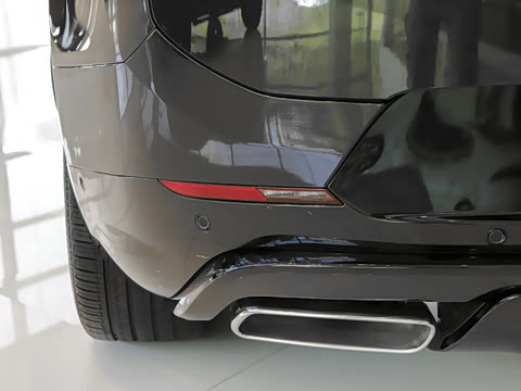 2026�� 400PS Dynamic SE