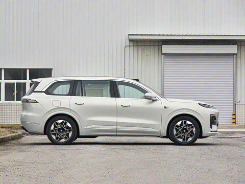 2025�� ����Ultra+����������