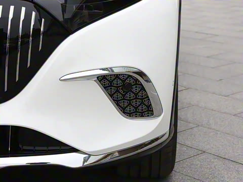 2025�� EQS 680 ���ݰ�