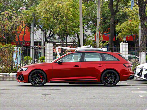 2024��  RS4 Avant ȼ���