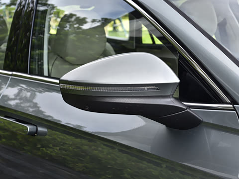 2026�� L 300TSI DSG ������