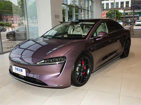 2025�� 703km Ultra�˶���