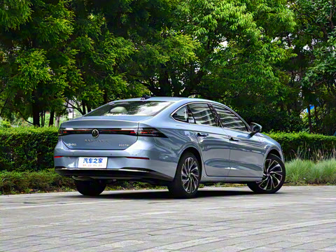 2026�� L 300TSI DSG ������