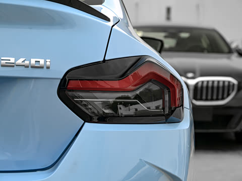 2026�� M240i xDrive