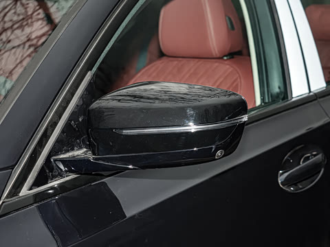 2026�� 330Li M�˶���ҹ��װ