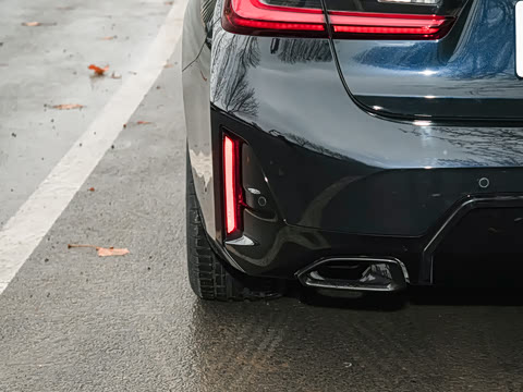 2026�� 330Li M�˶���ҹ��װ