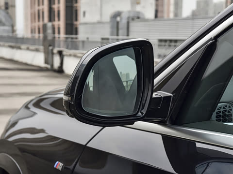 2026�� xDrive40i M�˶���װ