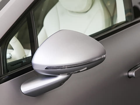 2025�� 705km Max