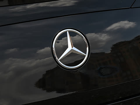 2026�� �Ŀ� GLC 300 4MATIC ����SUV