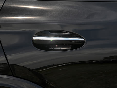 2026�� �Ŀ� GLC 300 4MATIC ����SUV