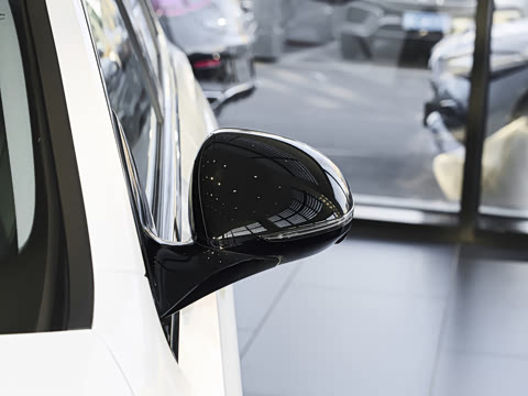 2026�� E 300 �������˶���