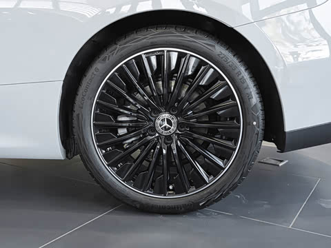 2026�� �Ŀ� CLE 300 4MATIC ������ܳ�