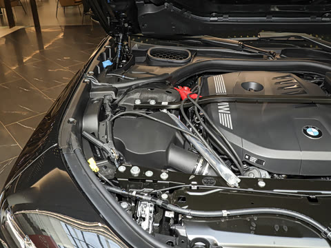 2026�� 740Li ������ M�˶���װ