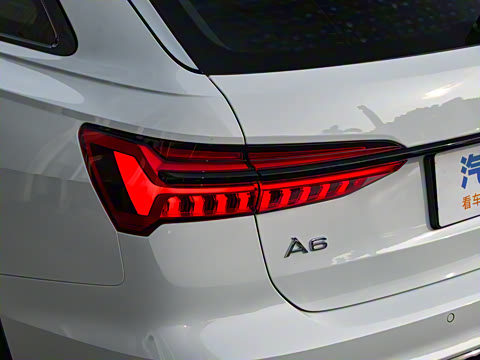 2025�� allroad quattro ̽���� 55 TFSI ����ԽҰ��