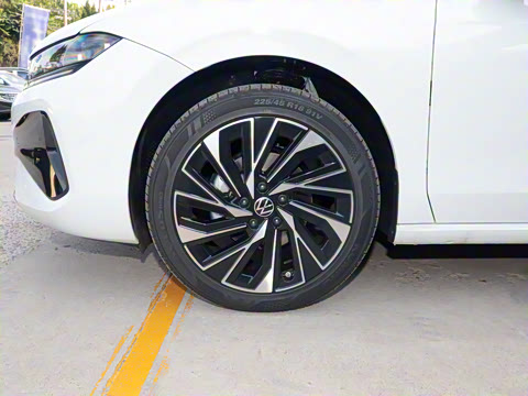 2026�� L 300TSI DSG ������