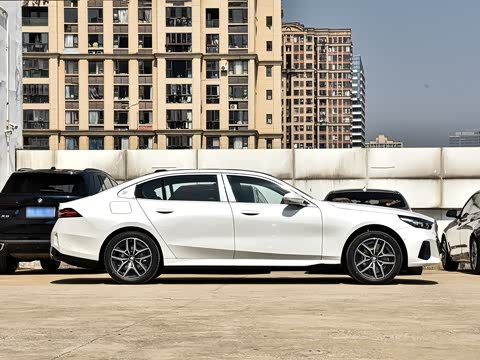 2026�� �Ŀ� eDrive 35L M�˶���װ